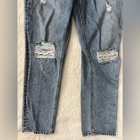 Hidden Straight Leg Distressed Jean - Picture 5 of 9